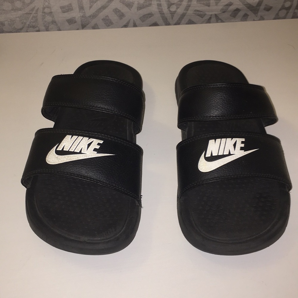 Nike Slides !!!!❤️